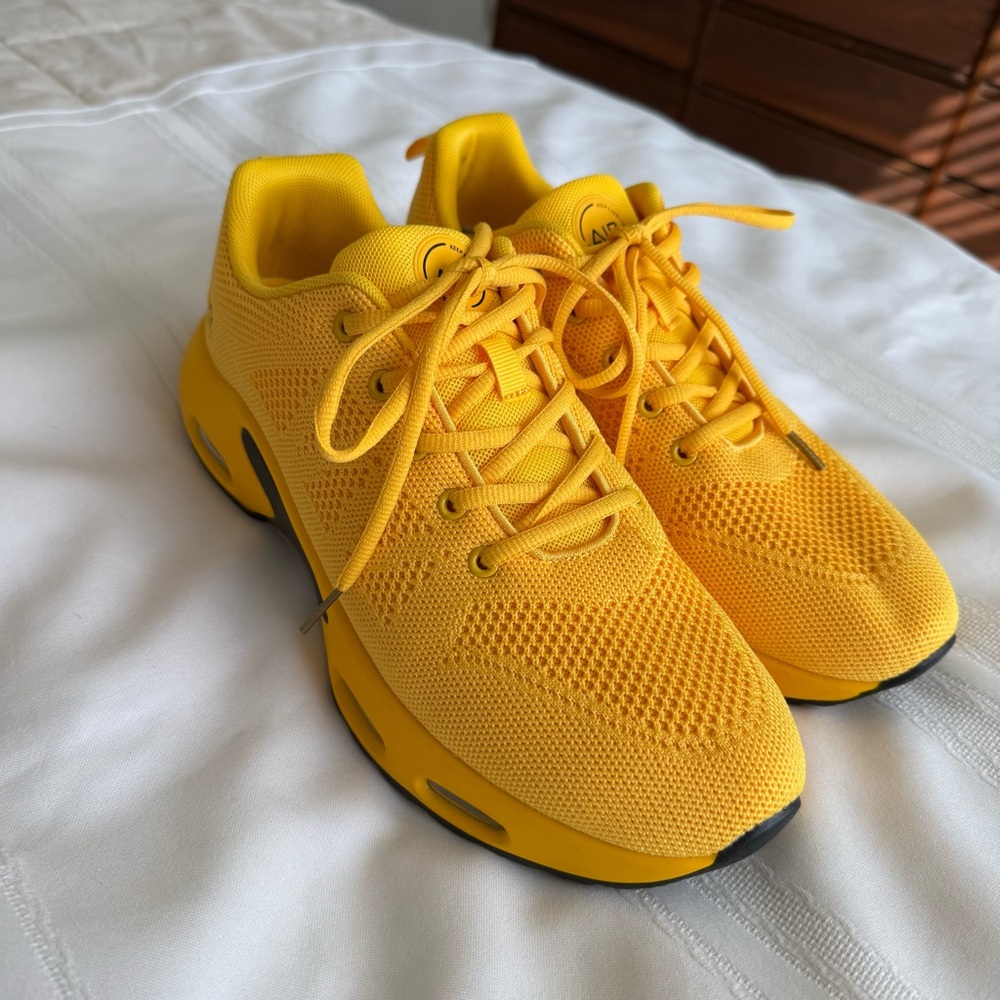 Men's Air Athletic Shoes Running Sneakers Lightweight Lace Up Yellow Sz 10.5